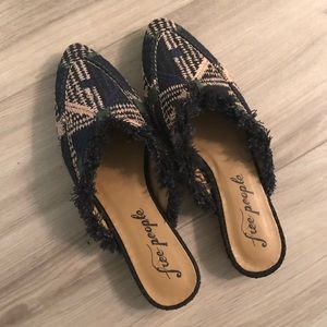 NWOT FREE PEOPLE MULES